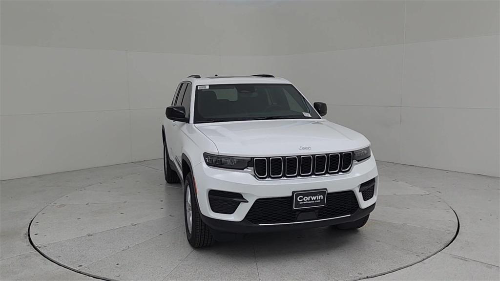 new 2024 Jeep Grand Cherokee car, priced at $37,605