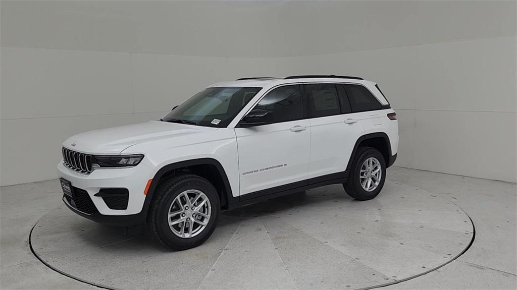 new 2024 Jeep Grand Cherokee car, priced at $35,999