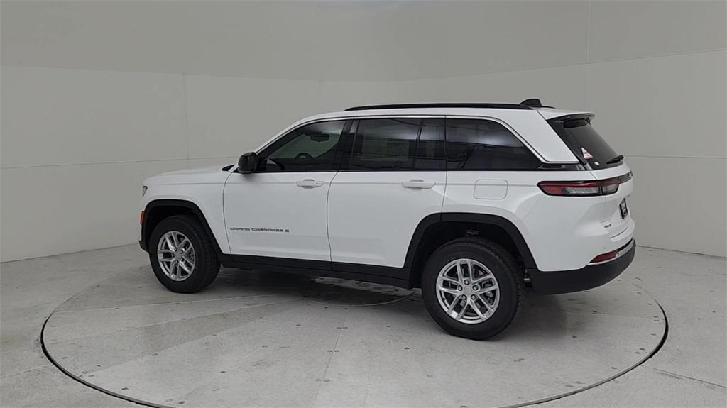 new 2024 Jeep Grand Cherokee car, priced at $35,999