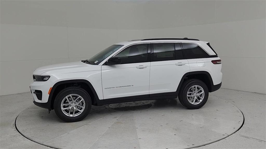 new 2024 Jeep Grand Cherokee car, priced at $35,999