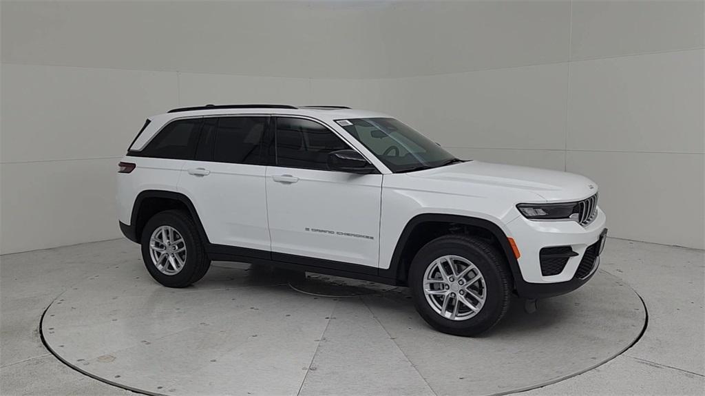 new 2024 Jeep Grand Cherokee car, priced at $35,999