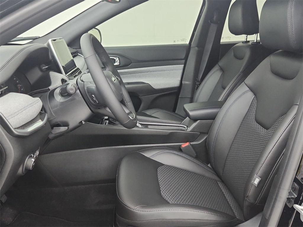 new 2025 Jeep Compass car, priced at $27,310