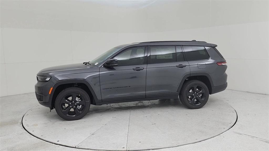 new 2024 Jeep Grand Cherokee L car, priced at $45,895