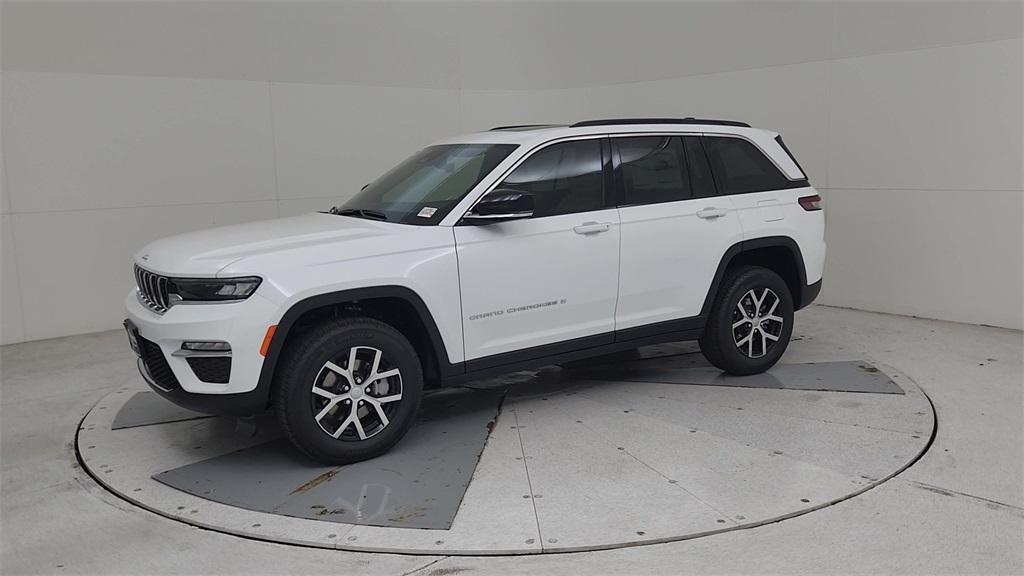 new 2025 Jeep Grand Cherokee car, priced at $46,439
