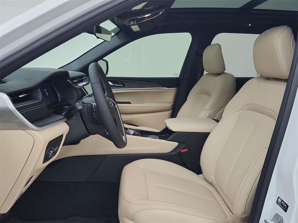new 2025 Jeep Grand Cherokee car, priced at $46,439