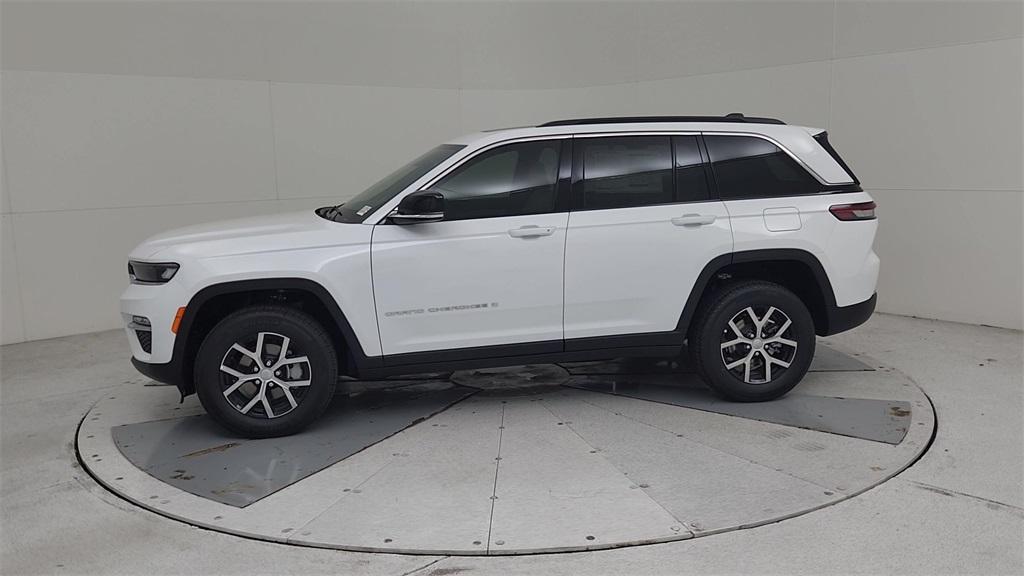 new 2025 Jeep Grand Cherokee car, priced at $46,439