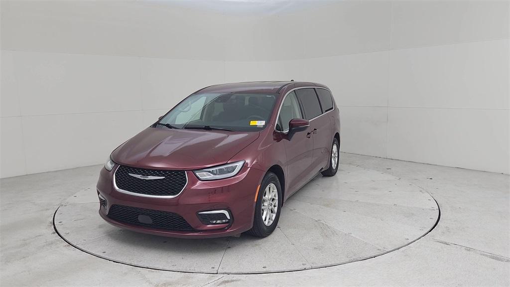 used 2023 Chrysler Pacifica car, priced at $22,000