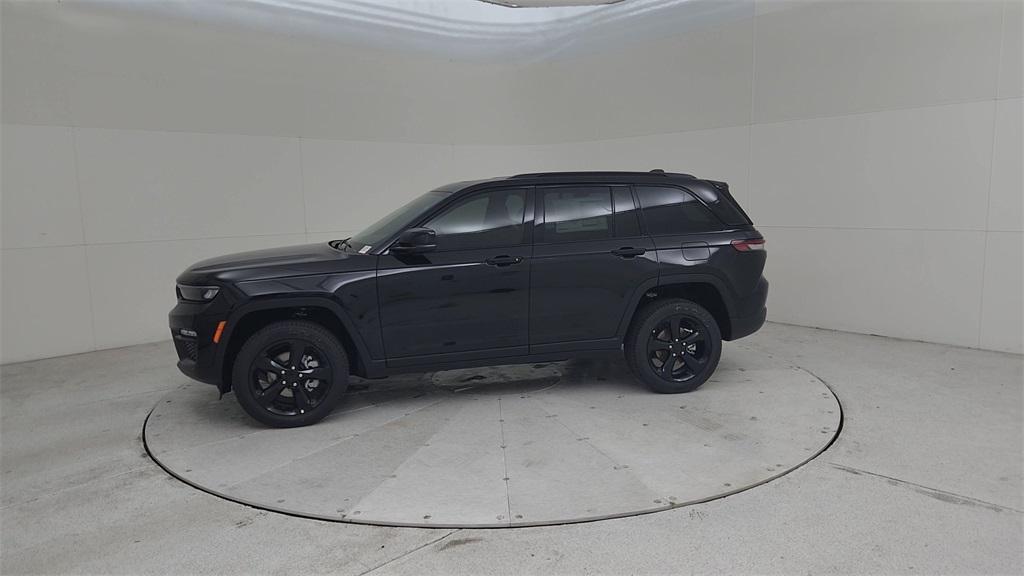 new 2025 Jeep Grand Cherokee car, priced at $47,039