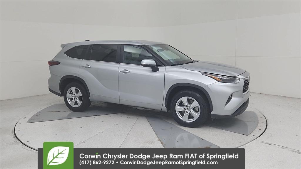used 2024 Toyota Highlander car, priced at $33,000