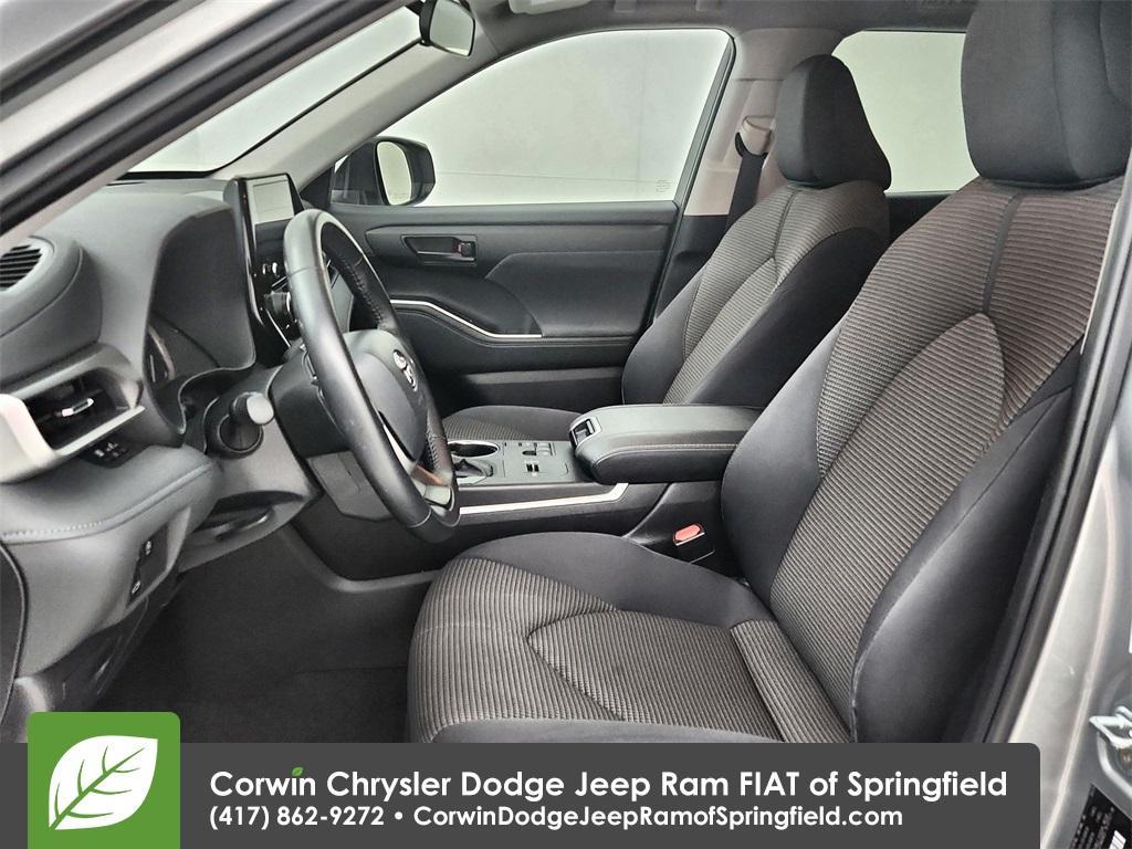used 2024 Toyota Highlander car, priced at $33,000