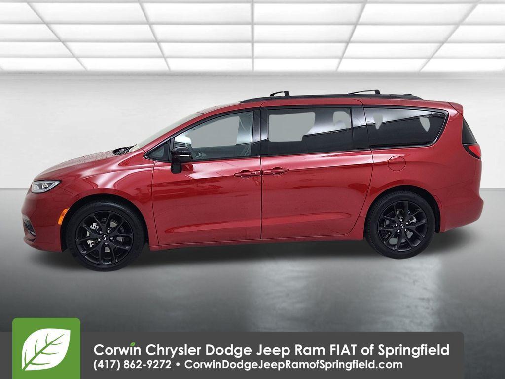 used 2025 Chrysler Pacifica car, priced at $37,411