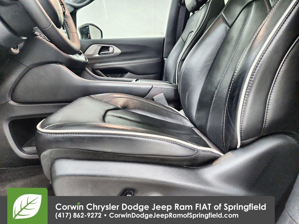 used 2025 Chrysler Pacifica car, priced at $37,411