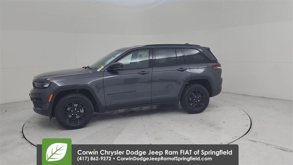 used 2024 Jeep Grand Cherokee car, priced at $40,464