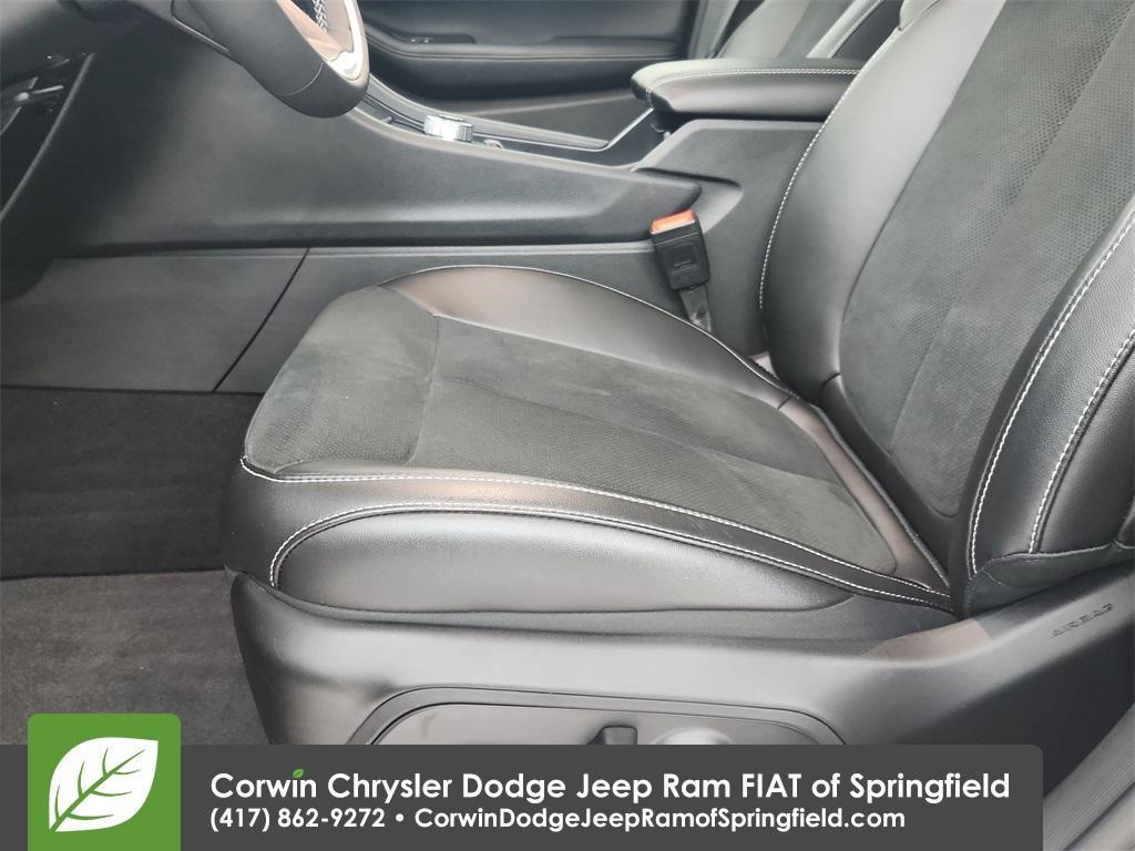 used 2024 Jeep Grand Cherokee car, priced at $40,464
