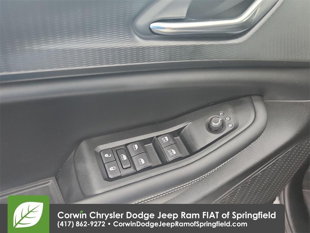 used 2024 Jeep Grand Cherokee car, priced at $40,464