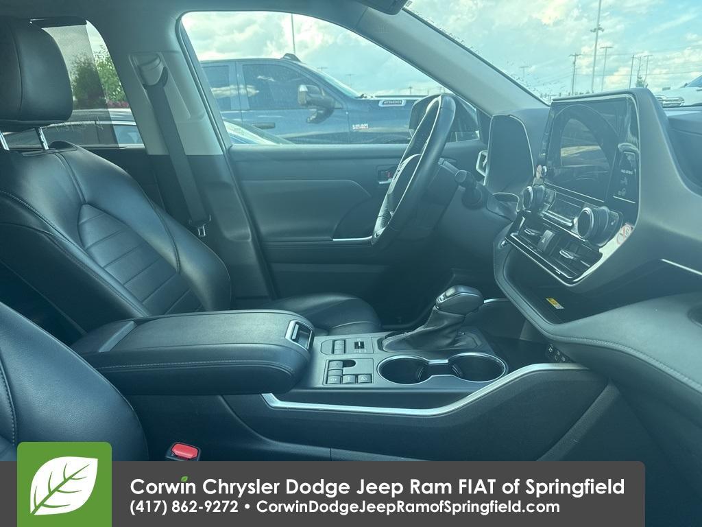 used 2023 Toyota Highlander car, priced at $38,860
