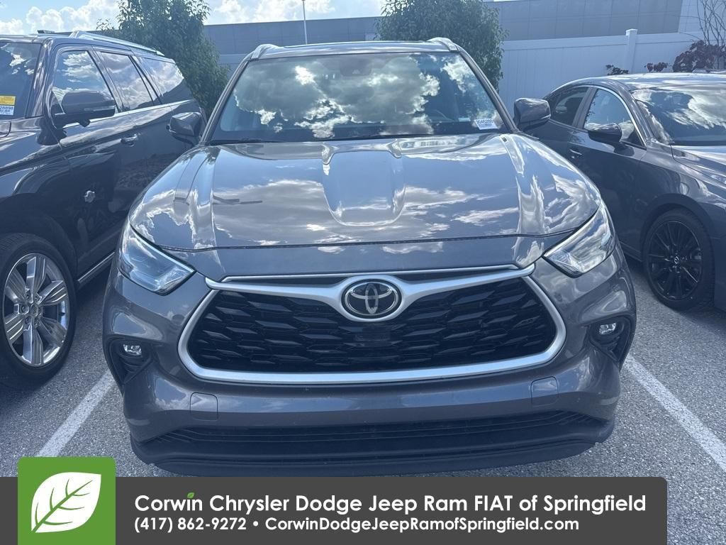 used 2023 Toyota Highlander car, priced at $38,860