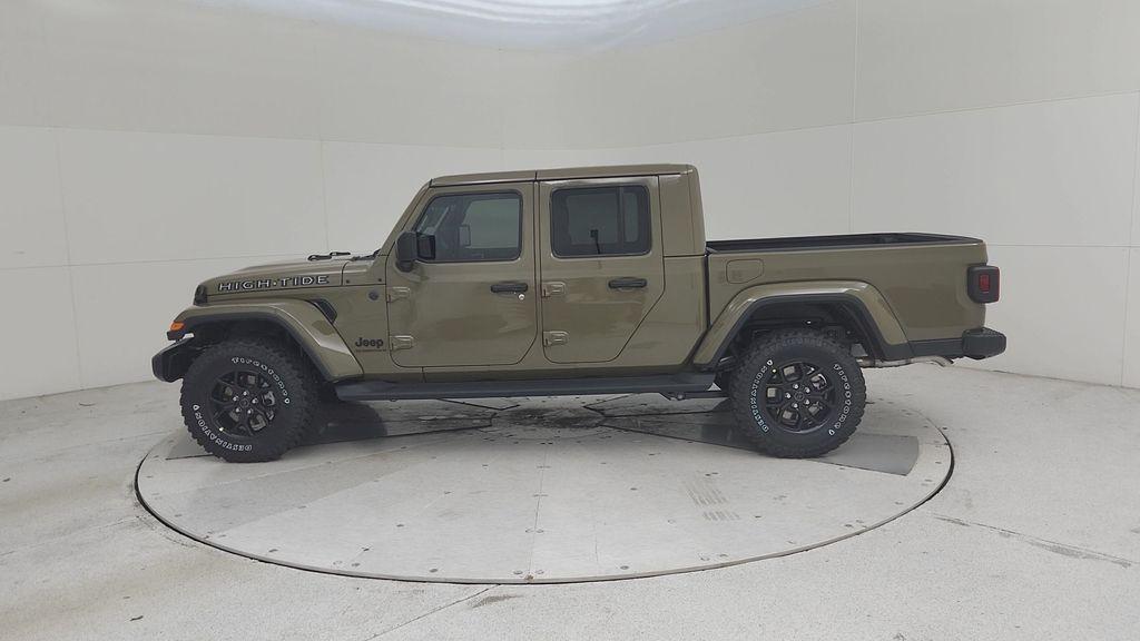 new 2025 Jeep Gladiator car, priced at $46,198