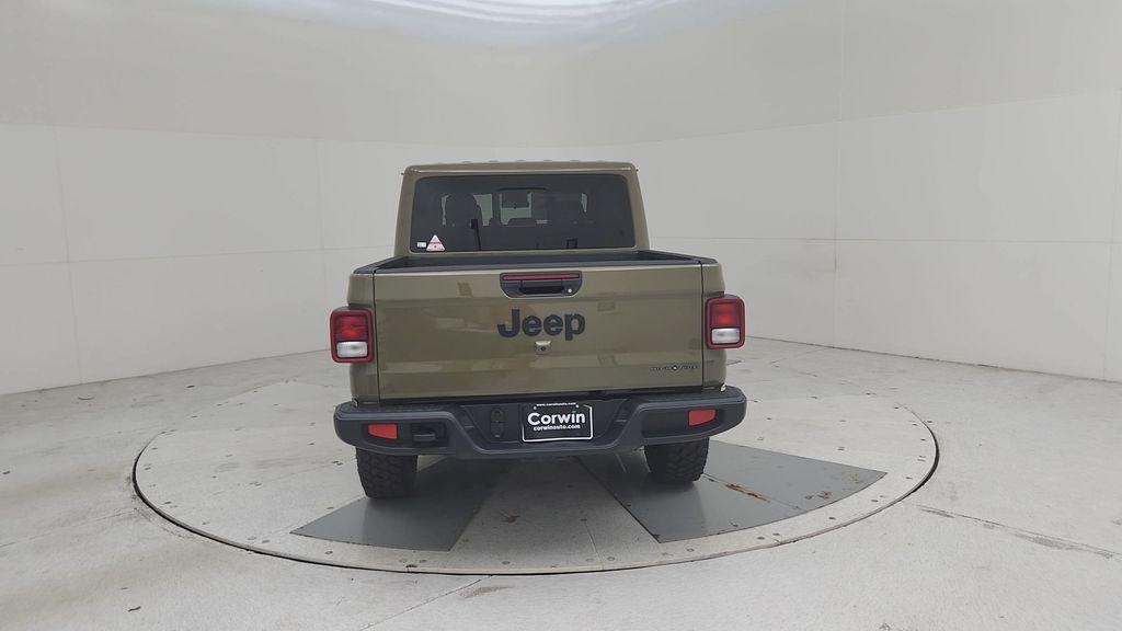 new 2025 Jeep Gladiator car, priced at $46,198