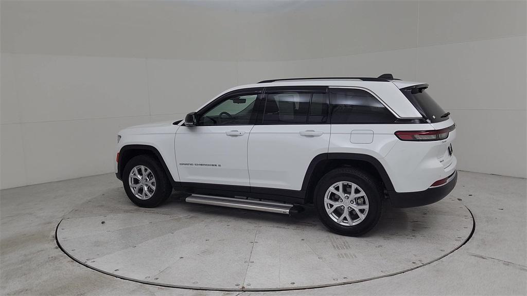 used 2023 Jeep Grand Cherokee car, priced at $33,000