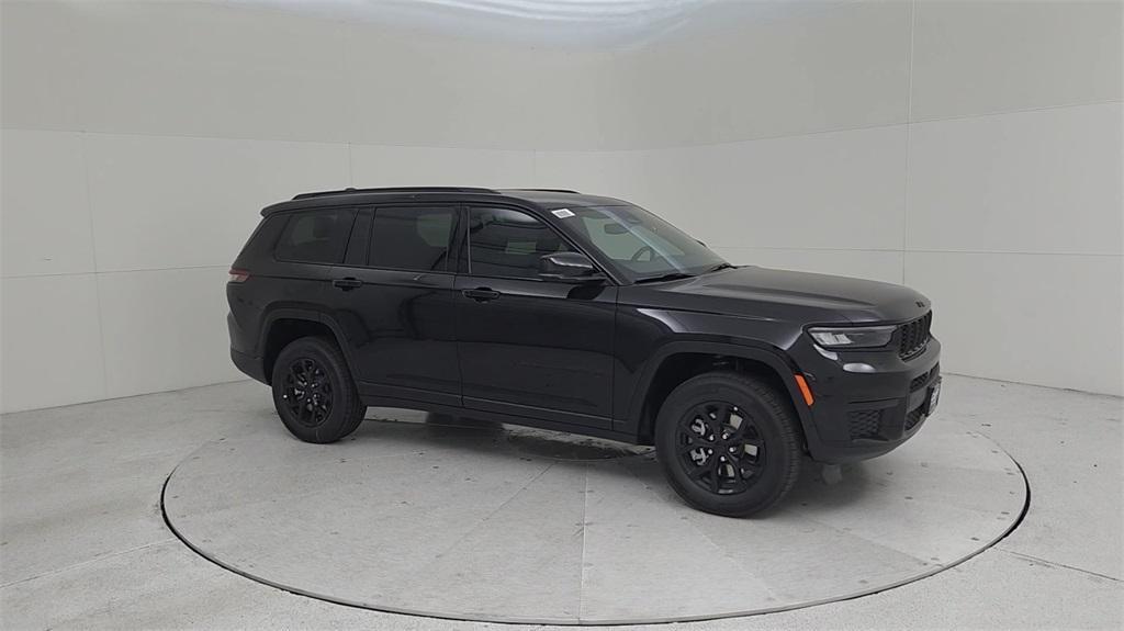 new 2024 Jeep Grand Cherokee L car, priced at $43,519