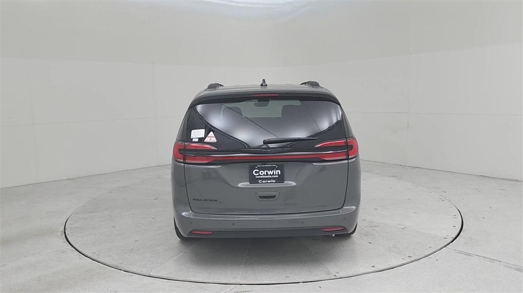 new 2024 Chrysler Pacifica car, priced at $46,064