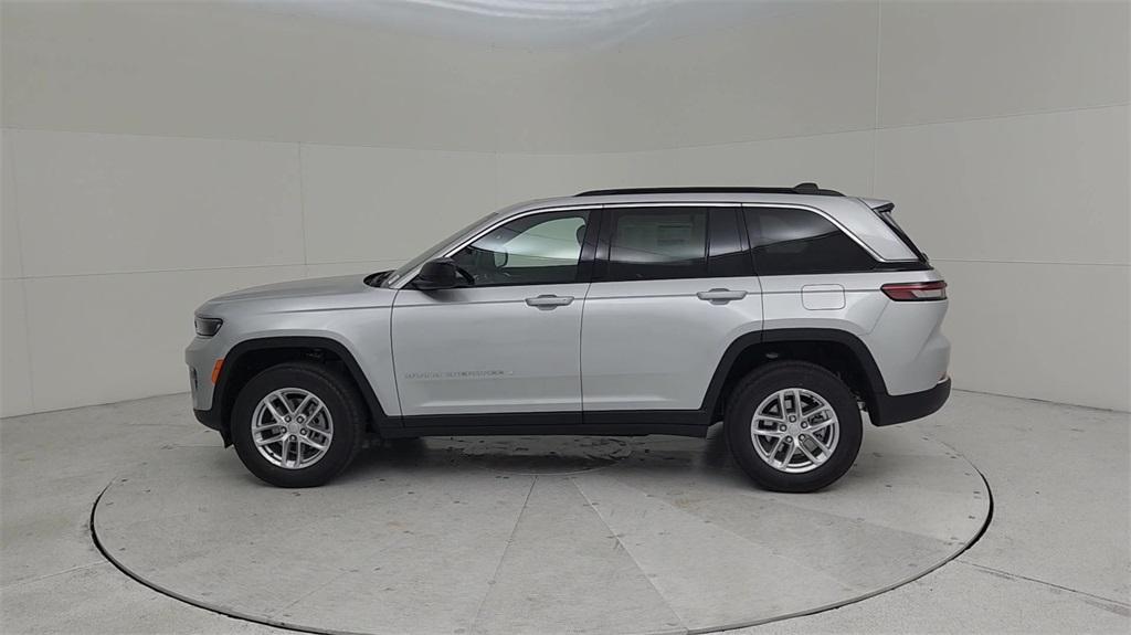 new 2024 Jeep Grand Cherokee car, priced at $39,037