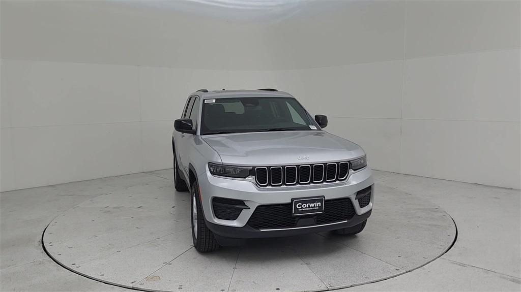 new 2024 Jeep Grand Cherokee car, priced at $39,037