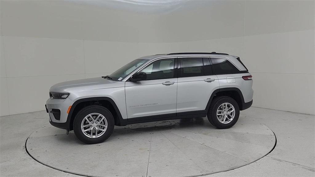 new 2024 Jeep Grand Cherokee car, priced at $39,037