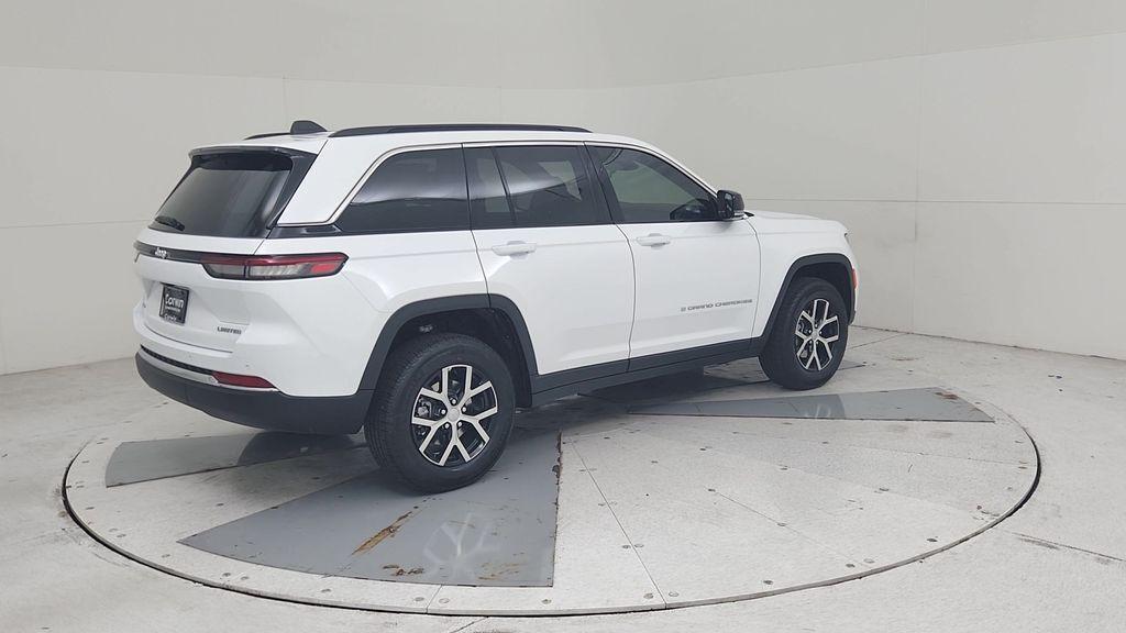 new 2025 Jeep Grand Cherokee car, priced at $44,072