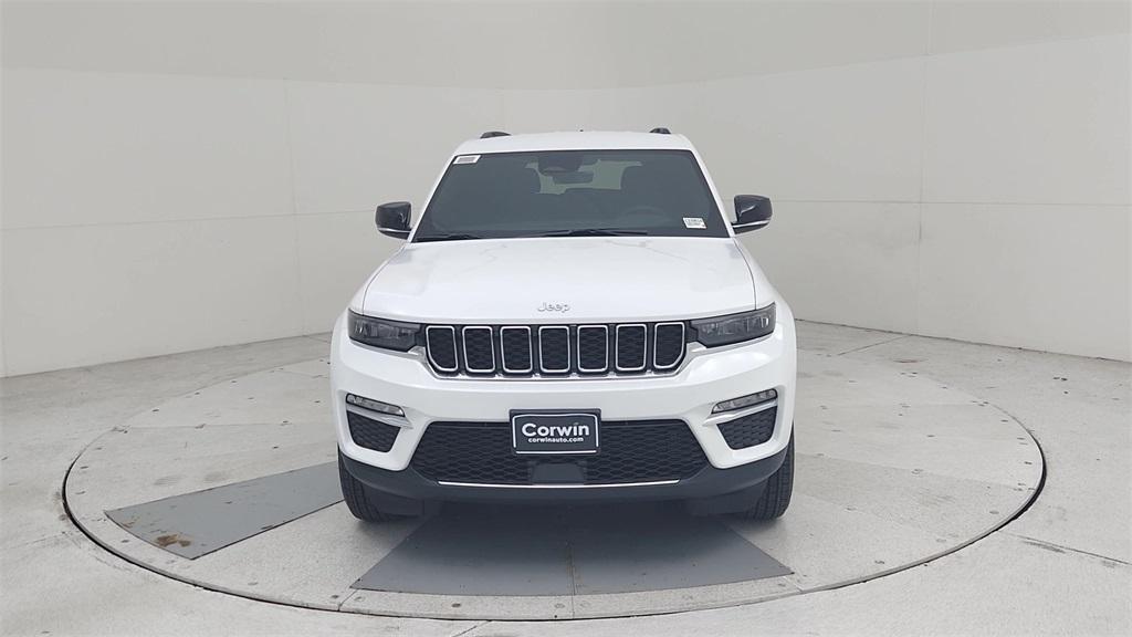 new 2025 Jeep Grand Cherokee car, priced at $44,572