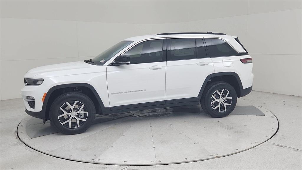 new 2025 Jeep Grand Cherokee car, priced at $44,572