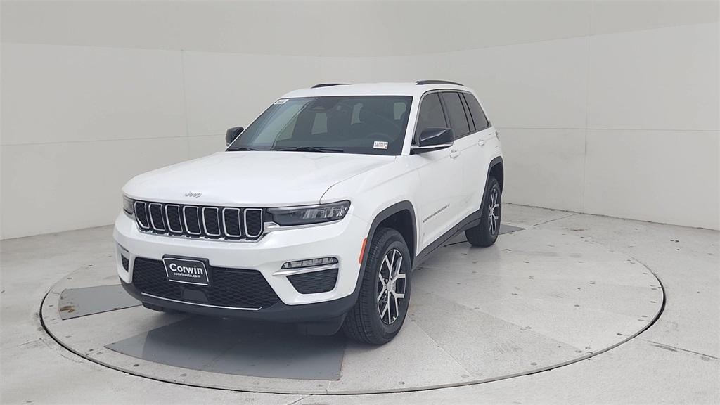 new 2025 Jeep Grand Cherokee car, priced at $44,572