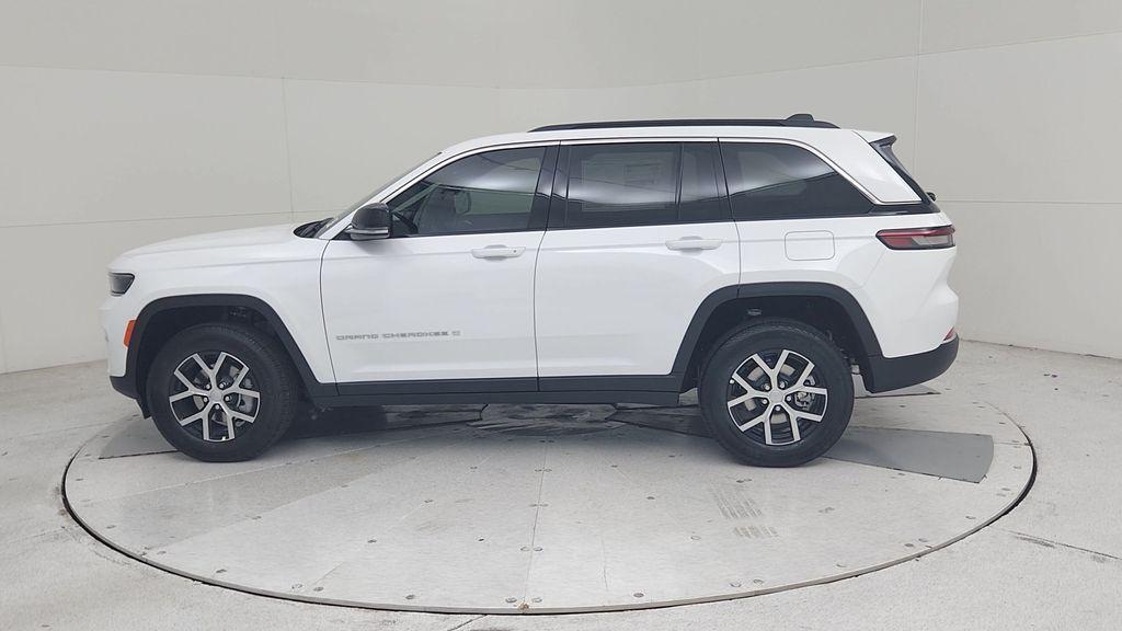 new 2025 Jeep Grand Cherokee car, priced at $44,072