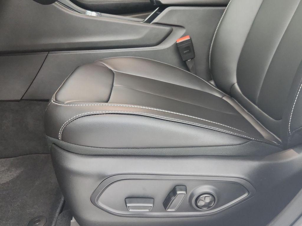 new 2025 Jeep Grand Cherokee car, priced at $44,072