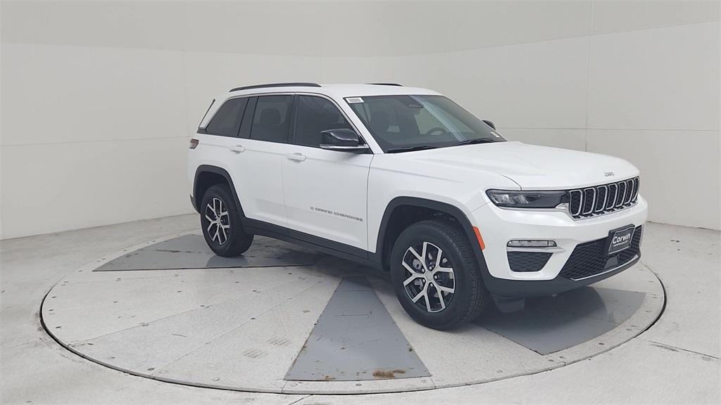 new 2025 Jeep Grand Cherokee car, priced at $44,572