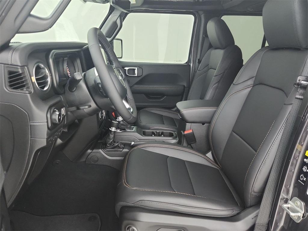 new 2025 Jeep Wrangler car, priced at $53,159