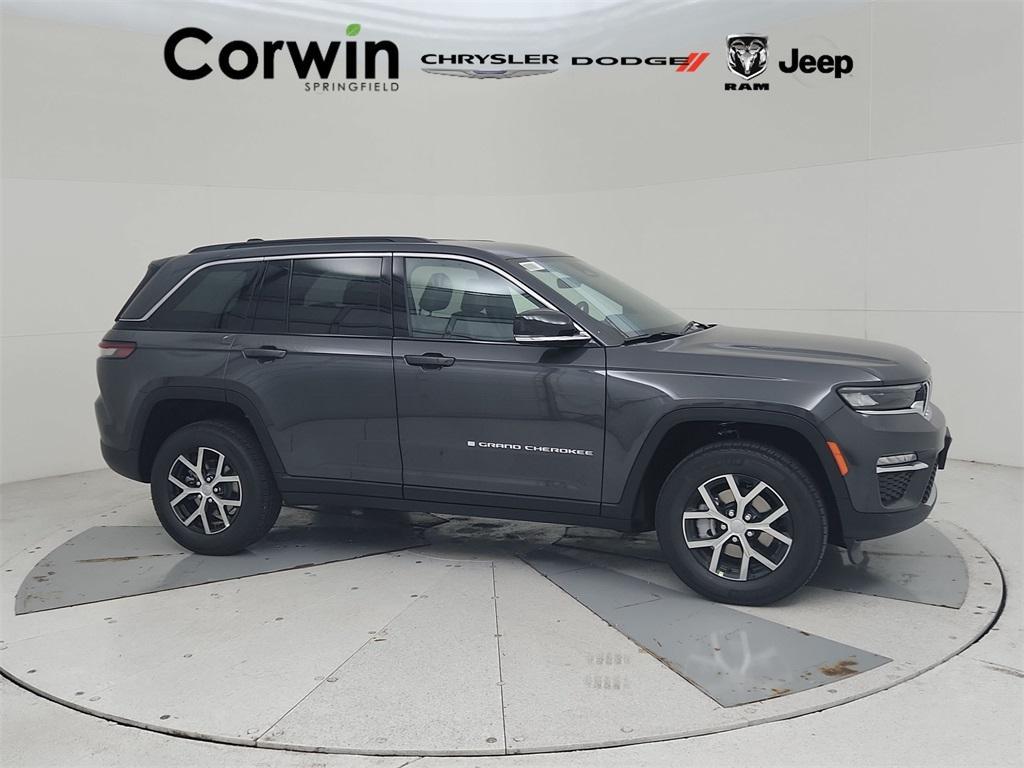 new 2025 Jeep Grand Cherokee car, priced at $45,608