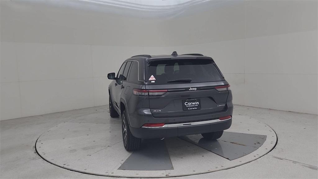 new 2025 Jeep Grand Cherokee car, priced at $45,608