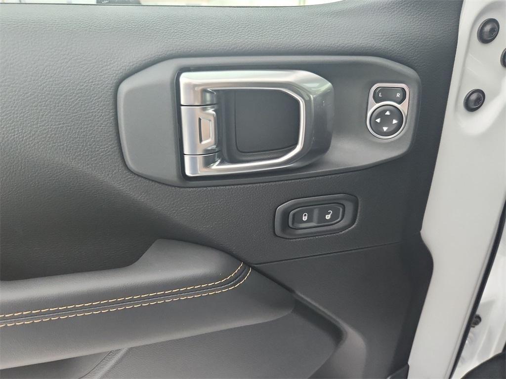 new 2025 Jeep Wrangler car