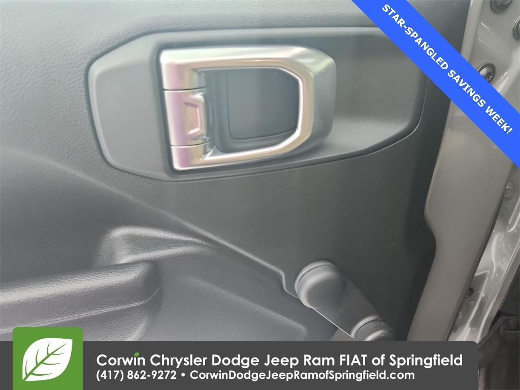 used 2022 Jeep Gladiator car, priced at $31,654