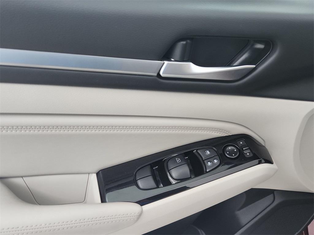 used 2023 Nissan Altima car, priced at $22,828