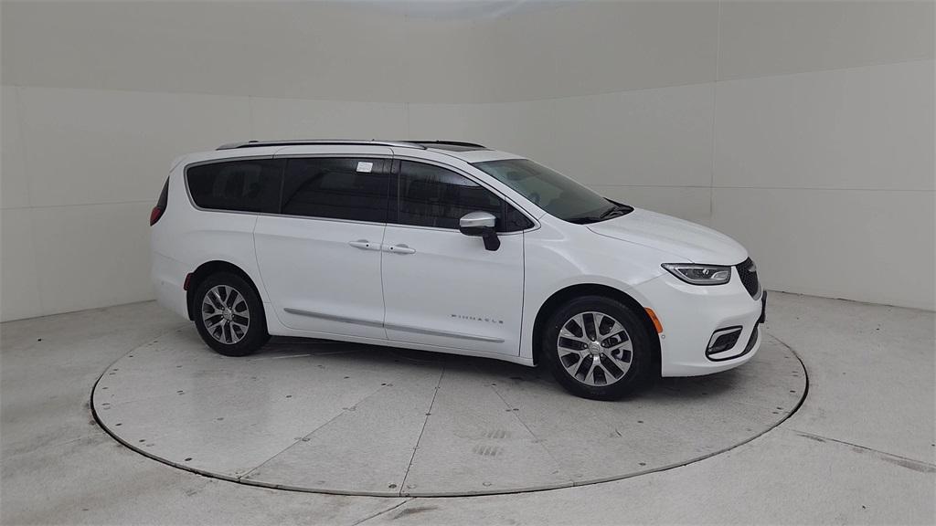new 2025 Chrysler Pacifica Hybrid car, priced at $54,178