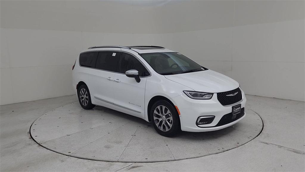 new 2025 Chrysler Pacifica Hybrid car, priced at $54,178