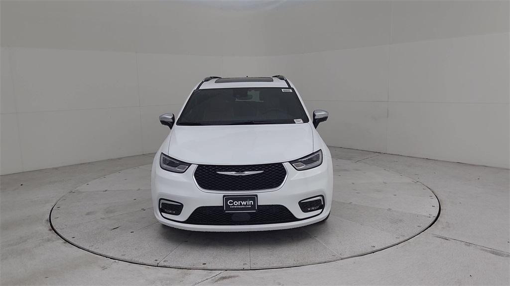 new 2025 Chrysler Pacifica Hybrid car, priced at $54,178