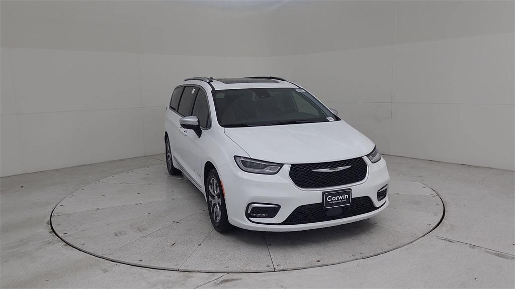 new 2025 Chrysler Pacifica Hybrid car, priced at $54,178