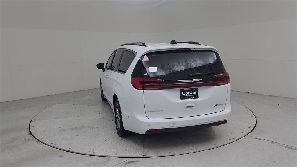 new 2025 Chrysler Pacifica Hybrid car, priced at $54,178