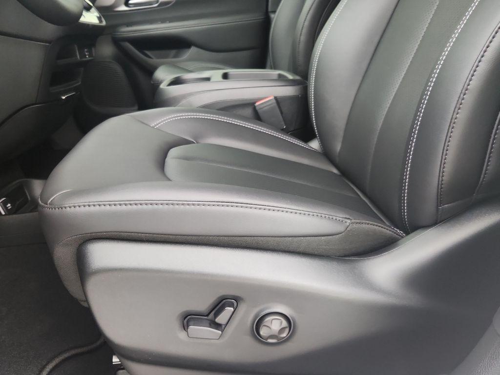 new 2026 Chrysler Pacifica car, priced at $41,972