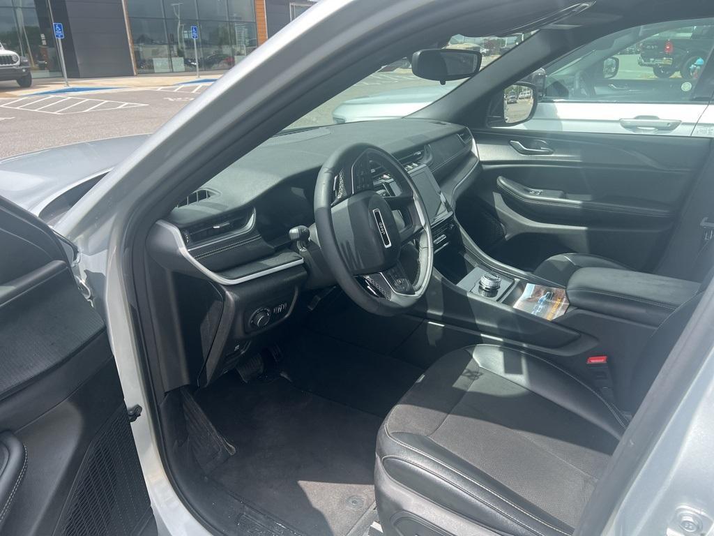 used 2024 Jeep Grand Cherokee car, priced at $34,872