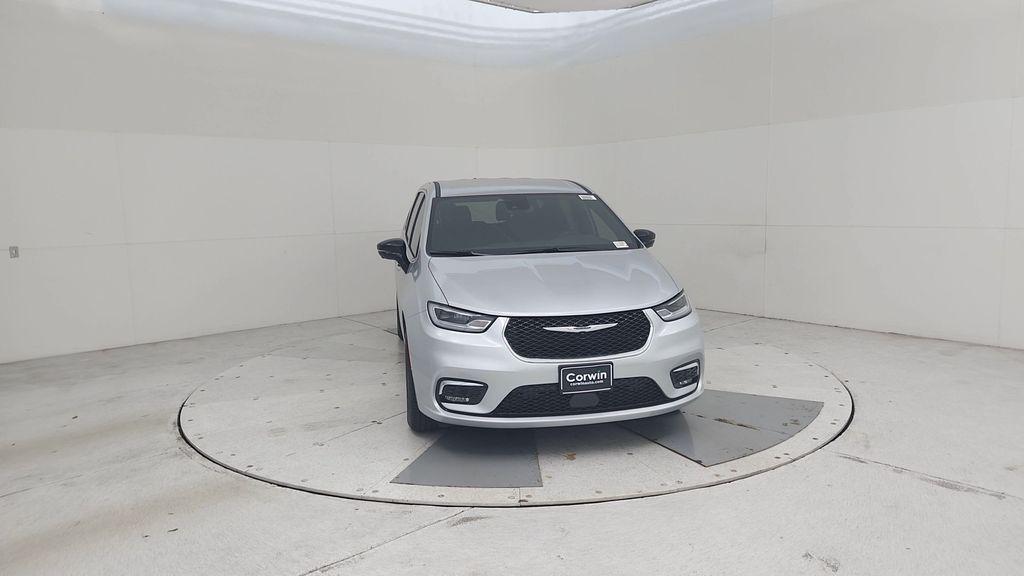 new 2026 Chrysler Pacifica car, priced at $46,221